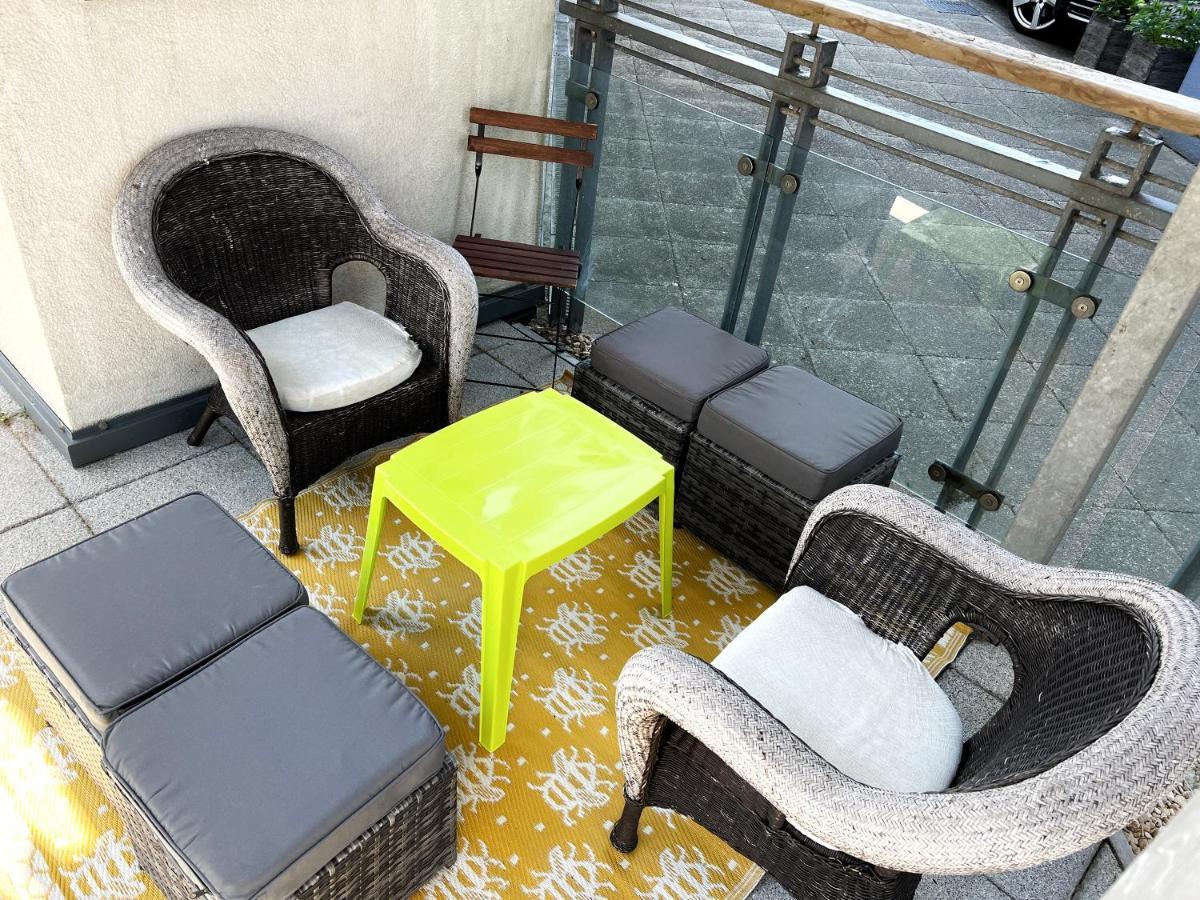 Retro Seaside Apt With Patio Lägenhet Swansea Exteriör bild